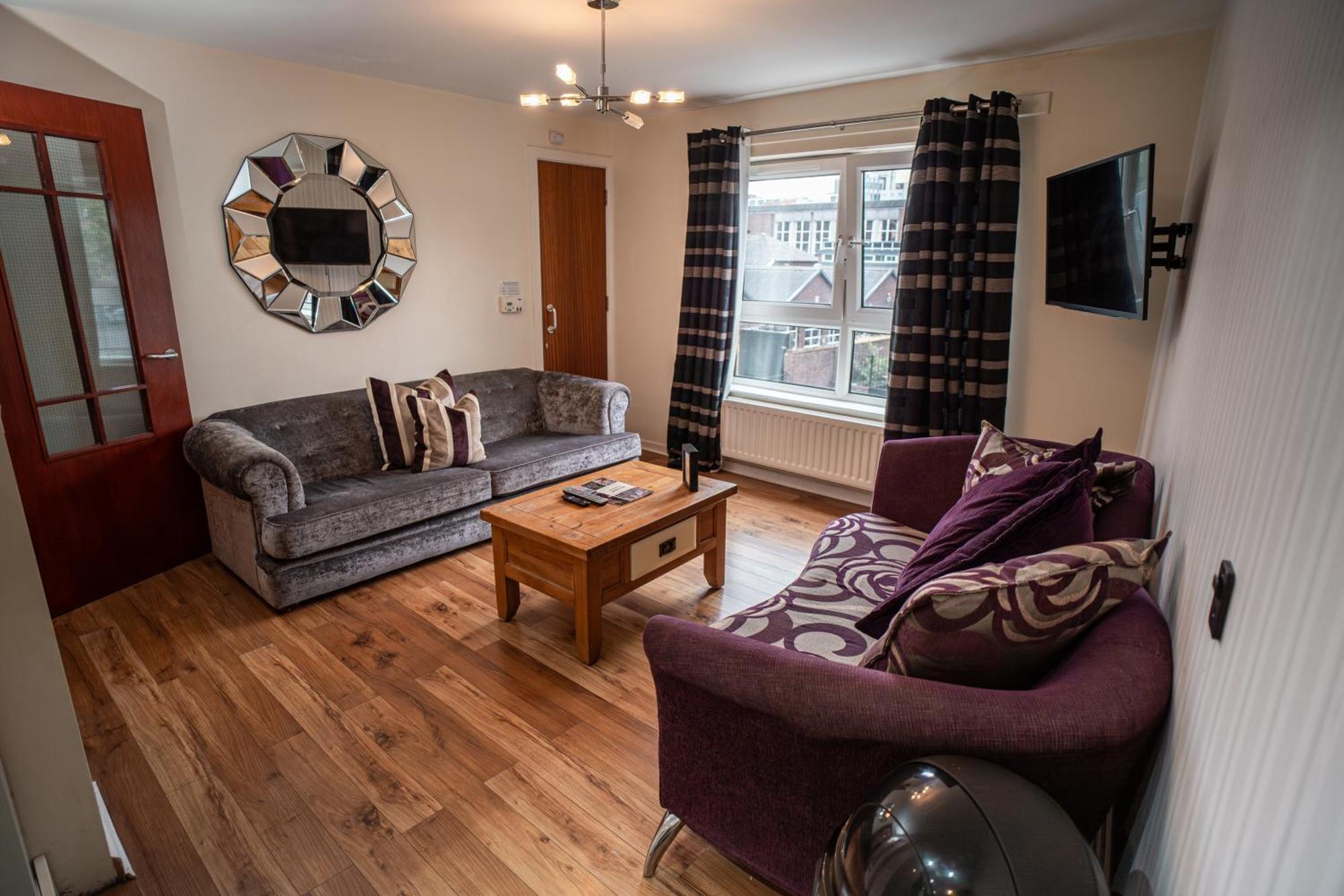 3 Bedroom Central Apartment In Belfast City Centre Exterior foto