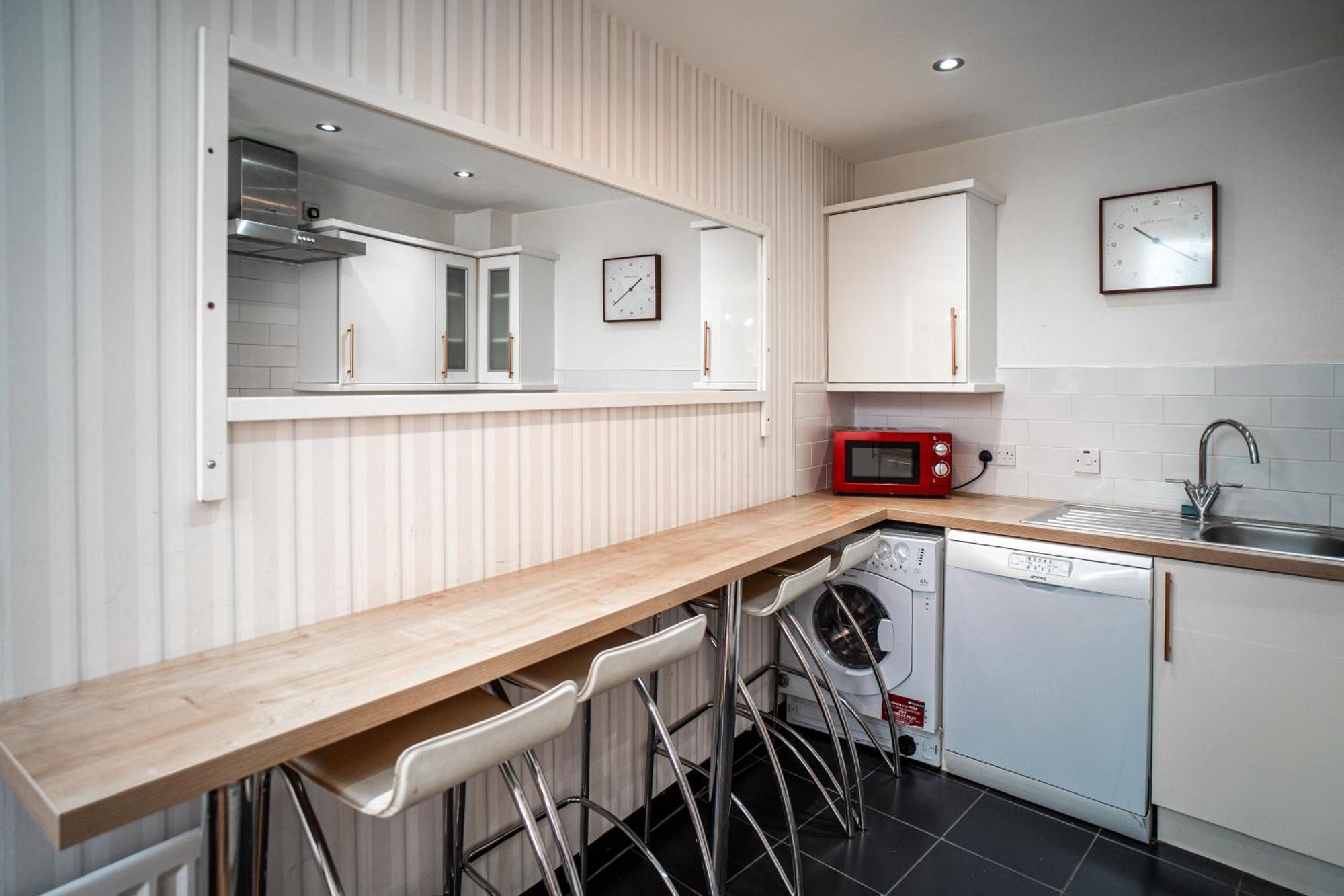 3 Bedroom Central Apartment In Belfast City Centre Exterior foto